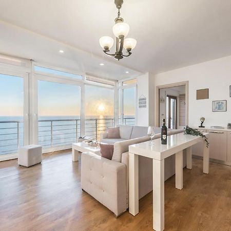 Blue Heaven -Full Sea View Brand New Apartment Durres Bagian luar foto